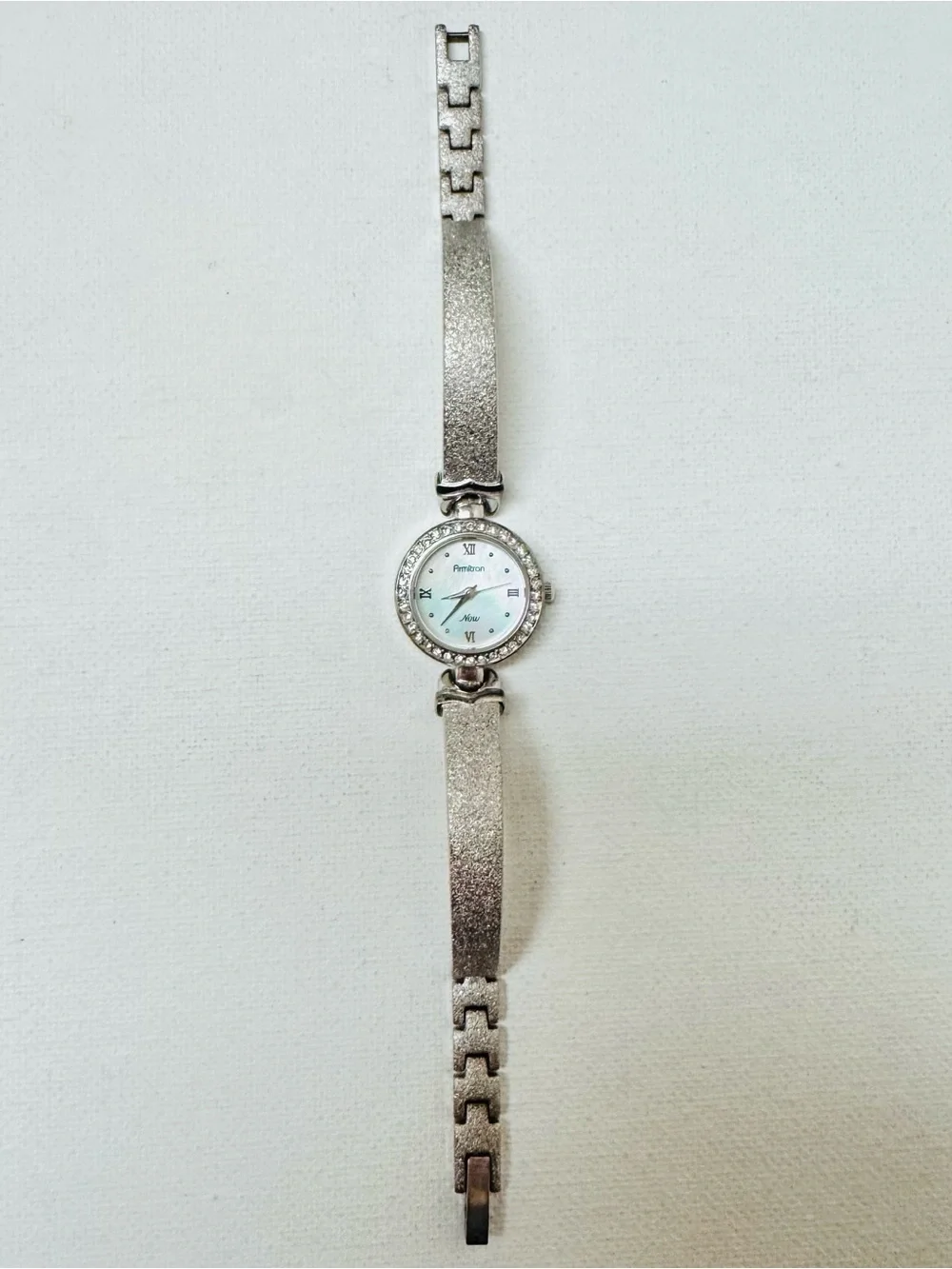 Vintage Armitron Mother Of Pearl Women's Dress Bracelet Watch Silver 75/2362-3